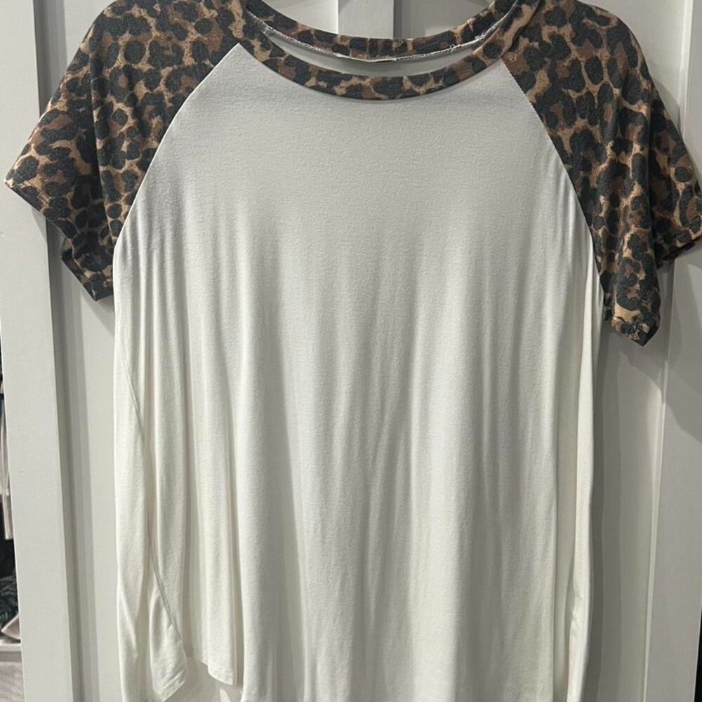 Women's White and Cream T-shirt